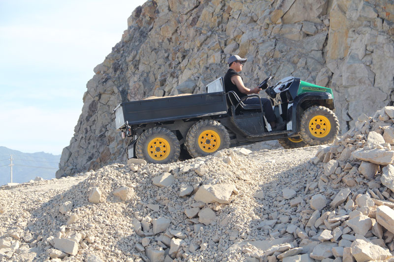 Electric utility vehicle full load climbing